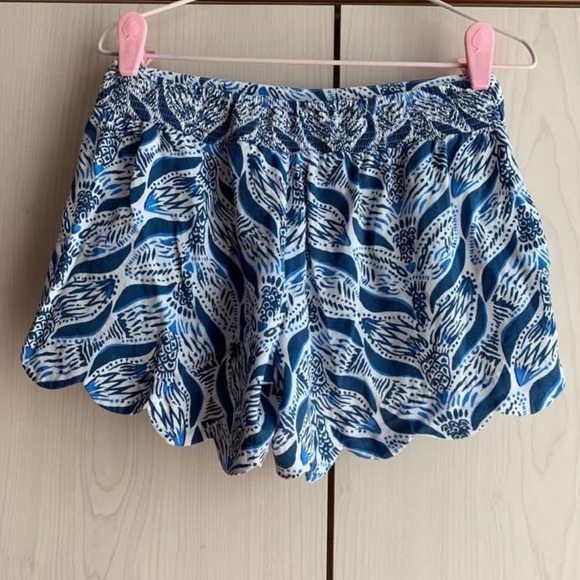 Lilly Pulitzer NWOT shorts Mermaids Tail - Picture 2 of 3